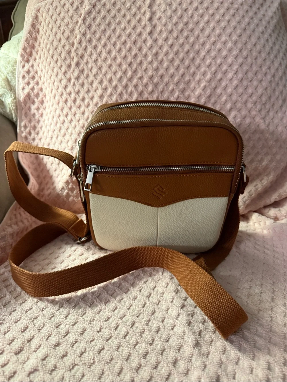 Two-Tone Tan and Cream Men's Messenger Crossbody